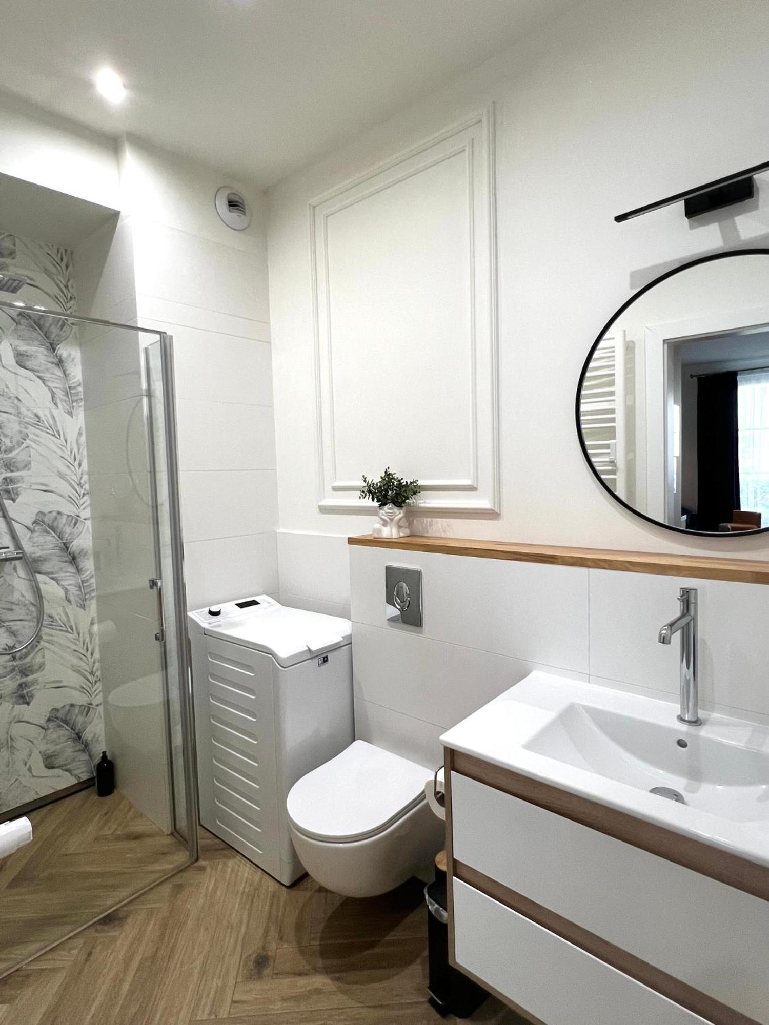 Atrium - Old Town Luxury Apartments - By Upstairs Cracovia Exterior foto
