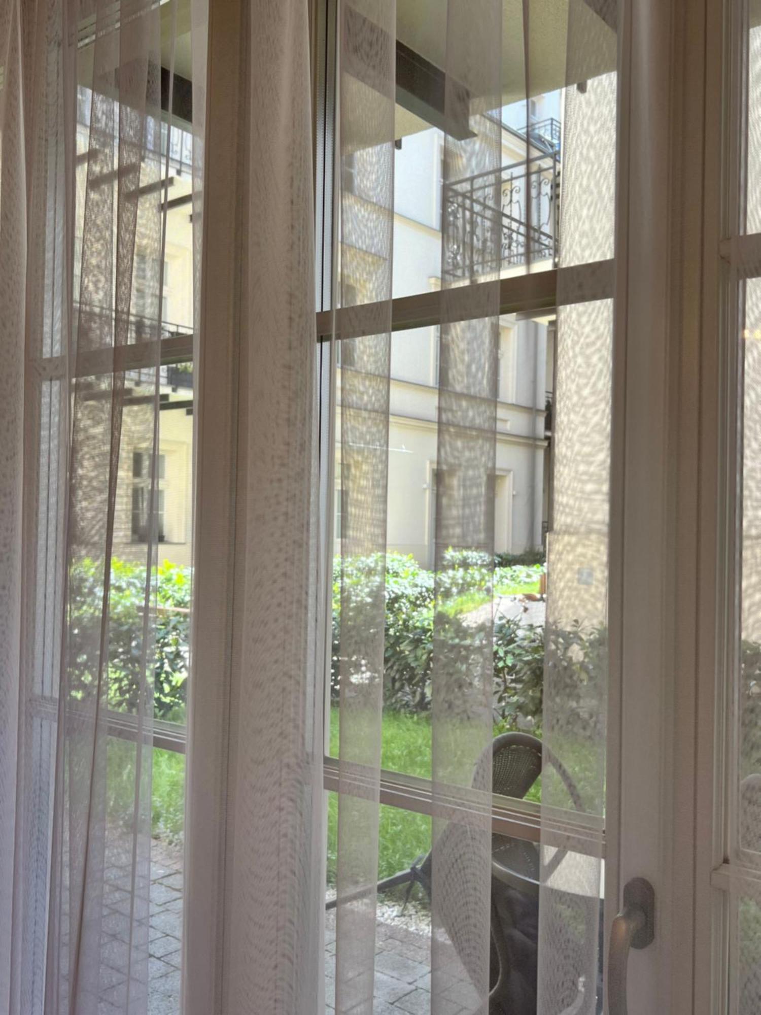 Atrium - Old Town Luxury Apartments - By Upstairs Cracovia Exterior foto